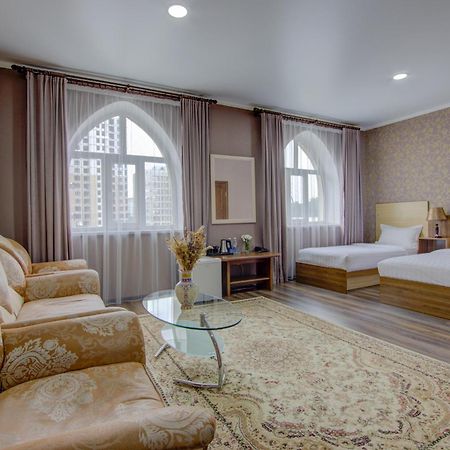 Shah Palace Hotel Бишкек Екстериор снимка