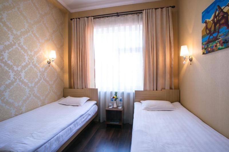 Shah Palace Hotel Бишкек Стая снимка