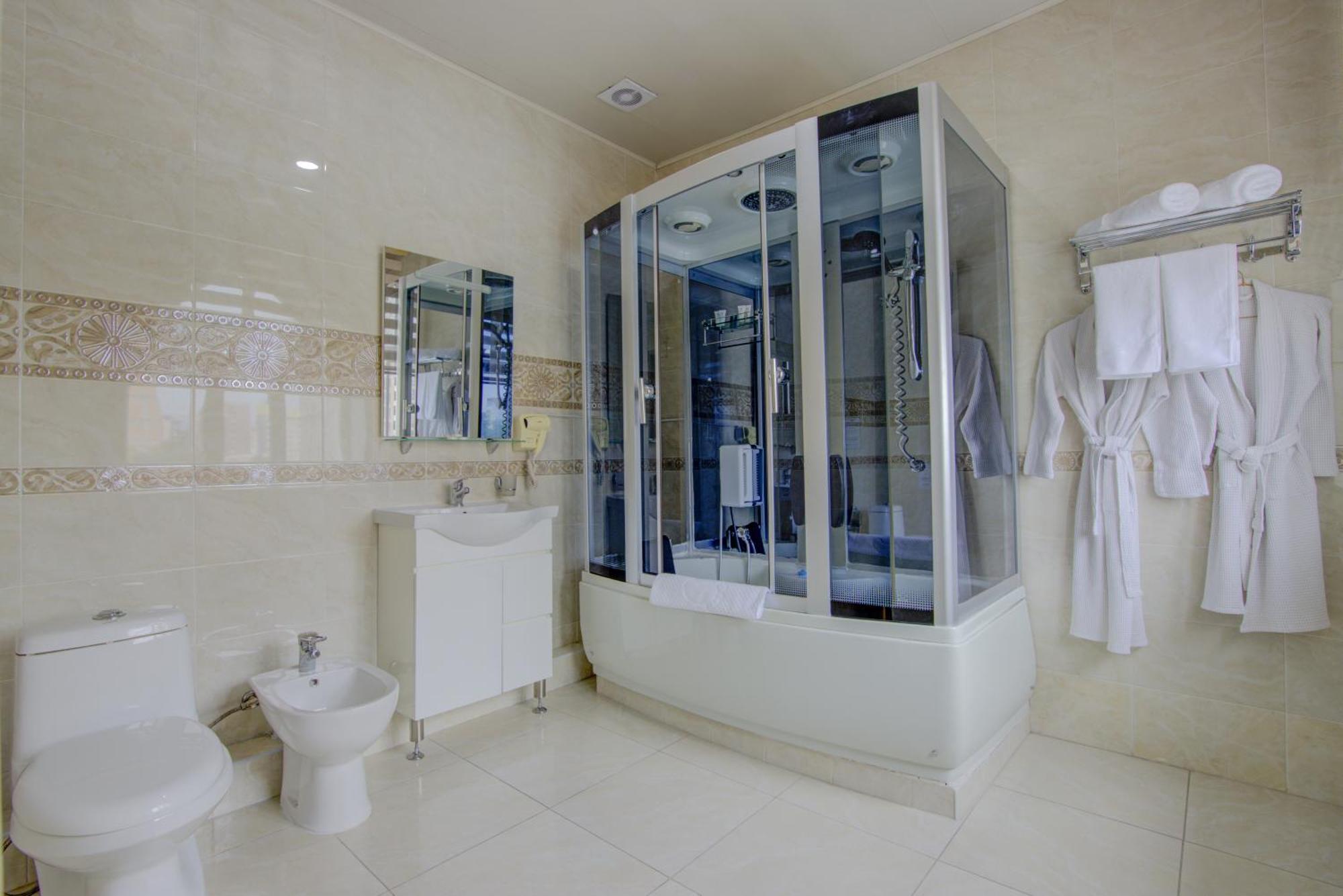 Shah Palace Hotel Бишкек Екстериор снимка