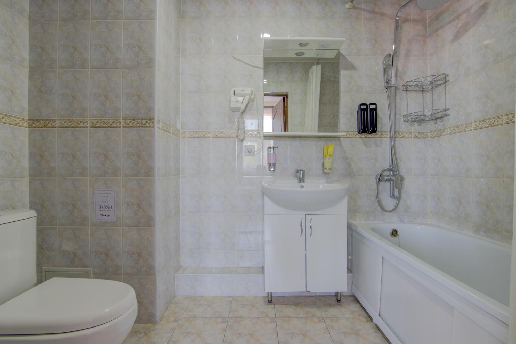 Shah Palace Hotel Бишкек Екстериор снимка
