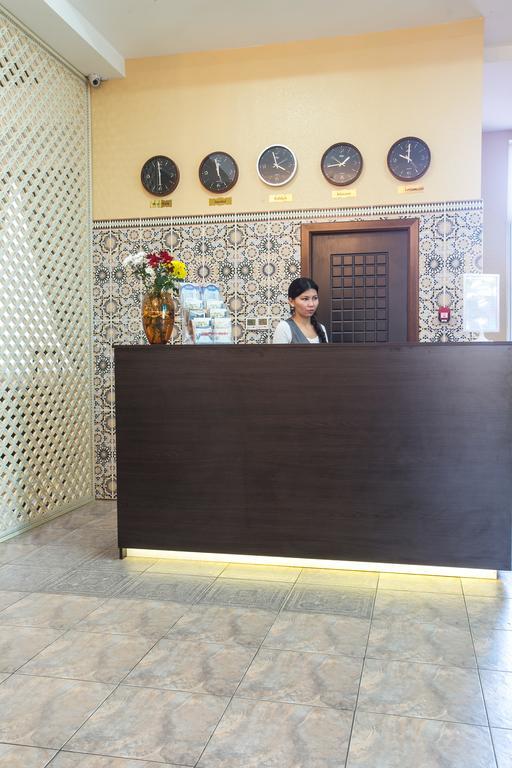 Shah Palace Hotel Бишкек Екстериор снимка