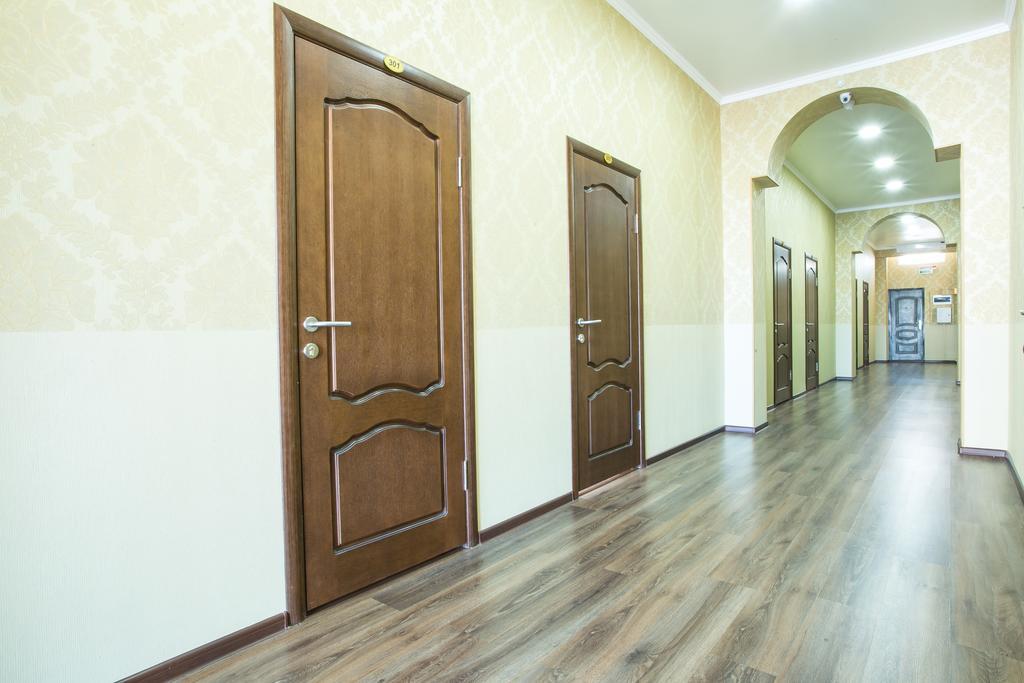 Shah Palace Hotel Бишкек Екстериор снимка