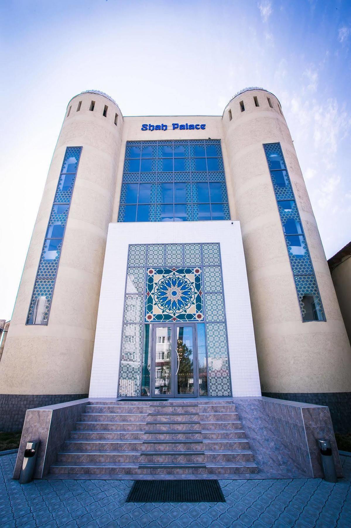 Shah Palace Hotel Бишкек Екстериор снимка